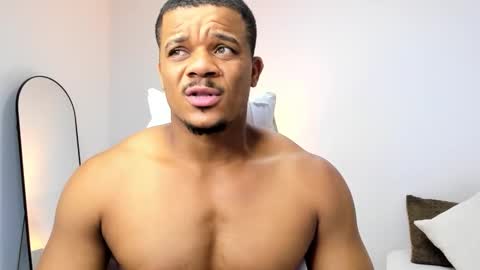 Snapshot of axelldasilva chatting on February 18, 11:55 pm AXEL DA SILVA online show from February 18, 11:55 pm