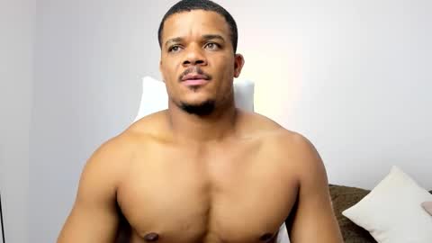 Snapshot of axelldasilva chatting on February 20, 1:02 am AXEL DA SILVA online show from February 20, 1:02 am