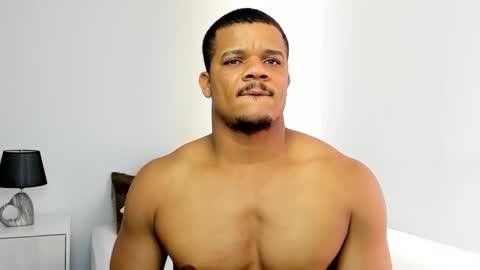 Snapshot of axelldasilva chatting on February 21, 9:16 pm AXEL DA SILVA online show from February 21, 9:16 pm