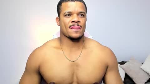 Snapshot of axelldasilva chatting on February 23, 11:46 pm AXEL DA SILVA online show from February 23, 11:46 pm