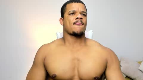 Snapshot of axelldasilva chatting on February 28, 12:11 am AXEL DA SILVA online show from February 28, 12:11 am