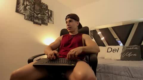 axelmartinezz online show from March 24, 8:58 pm