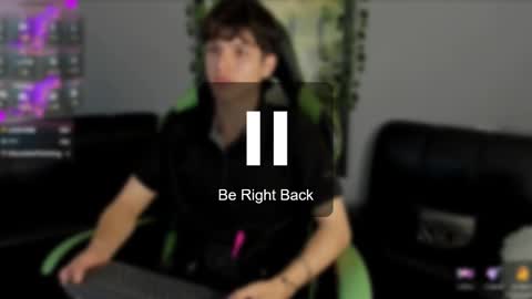 Snapshot of axelraven chatting on December 6, 5:11 pm Axel Raven online show from December 6, 5:11 pm