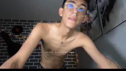 Snapshot of axelshade chatting on October 29, 4:26 am axelshade online show from October 29, 4:26 am