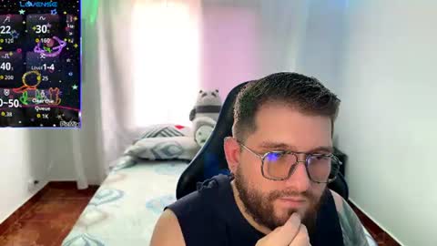 Snapshot of axelsterling_ chatting on August 3, 7:50 pm axelsterling_ online show from August 3, 7:50 pm