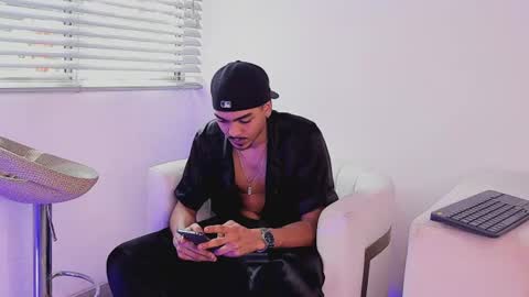 Axel online show from June 24, 5:56 pm