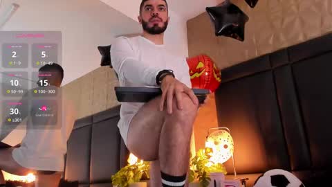 Snapshot of axelthompsom chatting on October 12, 11:31 am Axel Thompsom online show from October 12, 11:31 am