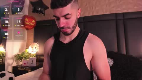 Snapshot of axelthompsom chatting on October 29, 11:56 am Axel Thompsom online show from October 29, 11:56 am