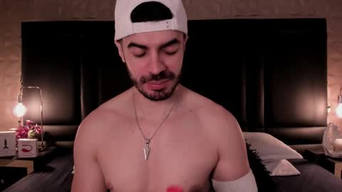 Snapshot of axelthompsom chatting on November 12, 12:05 pm Axel Thompsom online show from November 12, 12:05 pm