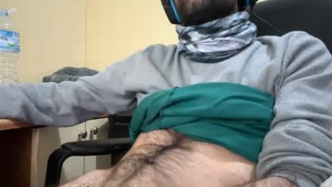 Snapshot of axis33 chatting on January 11, 4:27 am axis online show from January 11, 4:27 am