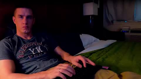 Axl online show from January 6, 8:18 pm