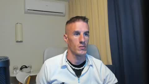 Axl online show from June 14, 1:25 am