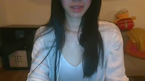 Snapshot of axuepetitt chatting on July 27, 9:55 pm axue online show from July 27, 9:55 pm