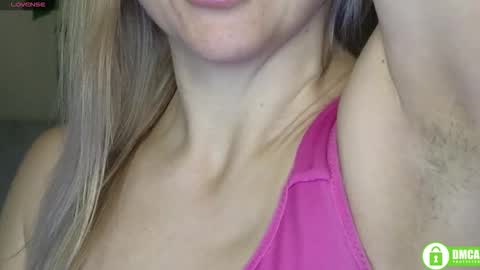 Jully online show from December 17, 6:36 pm