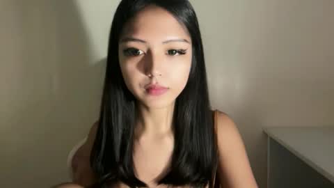 ayalvrs18 online show from June 9, 2:01 am
