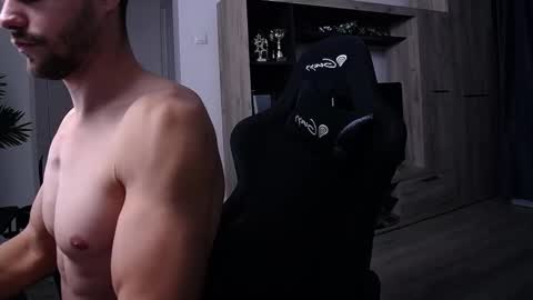 Snapshot of aydanblakeofficial chatting on November 10, 9:41 am Aydan Blake Official online show from November 10, 9:41 am