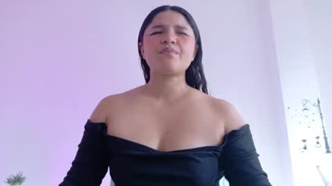 Mariana online show from July 2, 7:53 pm
