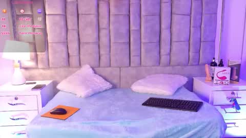 ayla_han online show from February 26, 4:11 am