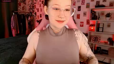 Ayla hill online show from October 12, 3:05 am