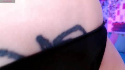 Snapshot of ayla_hill chatting on November 11, 7:03 pm Ayla hill online show from November 11, 7:03 pm