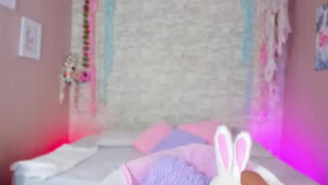 Ayla online show from May 15, 5:25 am