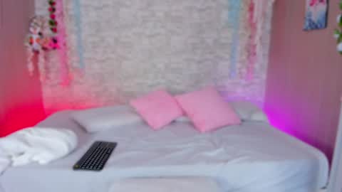 Ayla online show from June 17, 5:43 am
