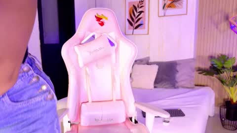 Ayleen online show from February 26, 1:32 pm