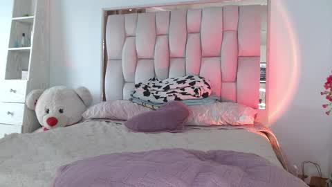 Snapshot of ayleen_m chatting on November 27, 9:06 pm AYLEEN online show from November 27, 9:06 pm