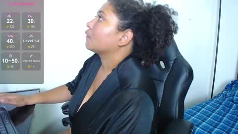 Snapshot of ayliinn_ chatting on March 2, 9:31 am Ayliinn online show from March 2, 9:31 am