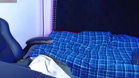 Snapshot of ayliinn_ chatting on March 6, 9:03 am Ayliinn online show from March 6, 9:03 am