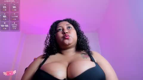 Snapshot of ayliinn_ chatting on November 20, 6:02 am Ayliinn online show from November 20, 6:02 am