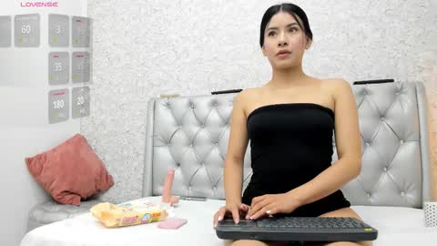 Aylin online show from March 12, 11:27 am