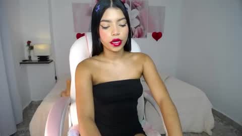 aylin_ross_ online show from June 18, 4:13 am