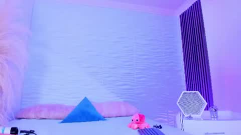 Snapshot of aylinlove_ chatting on July 5, 11:28 am aylinlove_ online show from July 5, 11:28 am
