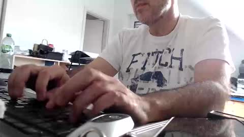 Snapshot of aylinniyerim chatting on April 7, 12:49 pm aylinniyerim online show from April 7, 12:49 pm