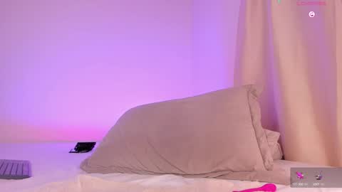 Snapshot of aylinnzambrano_ chatting on February 7, 5:41 am Aylin online show from February 7, 5:41 am