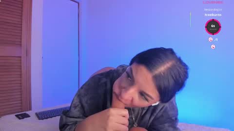 Snapshot of aylinnzambrano_ chatting on March 12, 5:24 am Aylin online show from March 12, 5:24 am