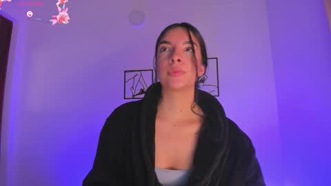 Snapshot of aylinnzambrano_ chatting on November 19, 11:32 am Aylin online show from November 19, 11:32 am