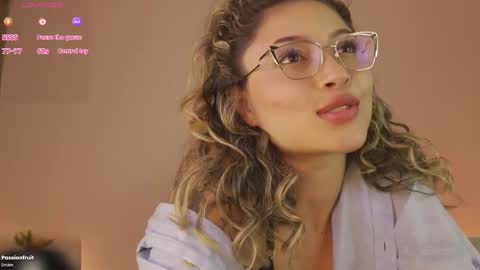 Snapshot of ayralee chatting on February 18, 12:48 am Ayra L online show from February 18, 12:48 am