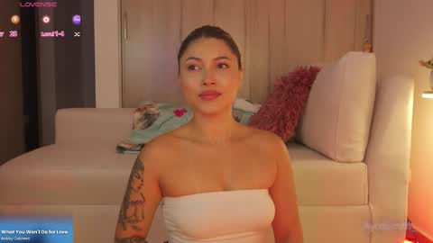 Snapshot of ayralee chatting on February 20, 11:10 pm Ayra L online show from February 20, 11:10 pm