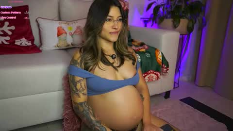 Snapshot of ayralee chatting on November 13, 1:48 am Ayra L online show from November 13, 1:48 am