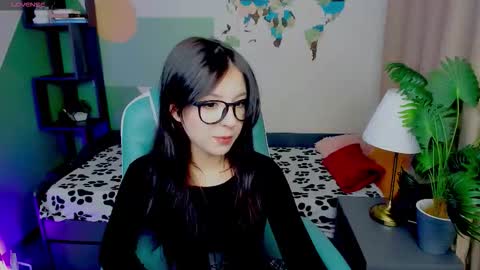 Snapshot of azaliya_haze chatting on November 19, 8:31 pm Azaliya online show from November 19, 8:31 pm