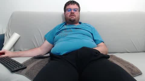 Snapshot of azer912 chatting on September 27, 10:37 pm Azer online show from September 27, 10:37 pm