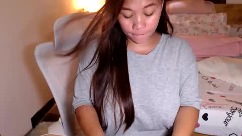 Snapshot of azianalina chatting on October 16, 3:51 am Lina online show from October 16, 3:51 am