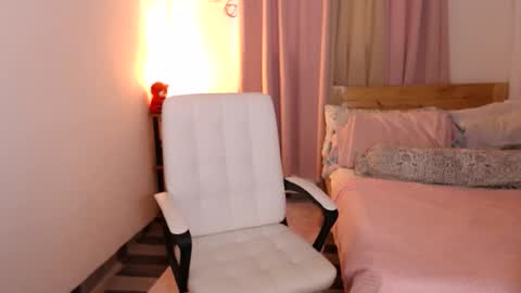 Lina online show from December 17, 1:33 am