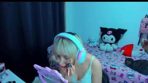 Azu Moure online show from February 14, 3:47 am