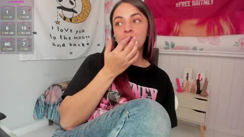 Azucena R online show from December 7, 2:35 pm