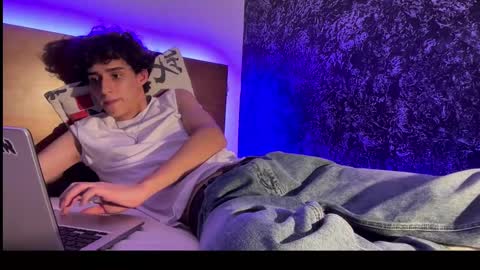 Snapshot of azulyfucsia chatting on October 7, 7:05 am nice boy online show from October 7, 7:05 am