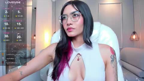 Snapshot of azurakindong chatting on November 20, 8:52 pm Azura online show from November 20, 8:52 pm