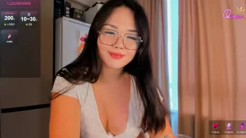 Snapshot of azure_moon chatting on June 20, 5:10 am azure_moon online show from June 20, 5:10 am